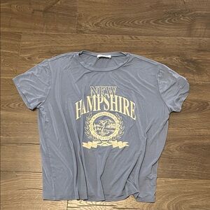 Gilli Soft Blue Tee w/ New Hampshire Mt Washington Summit Graphic, Size Medium